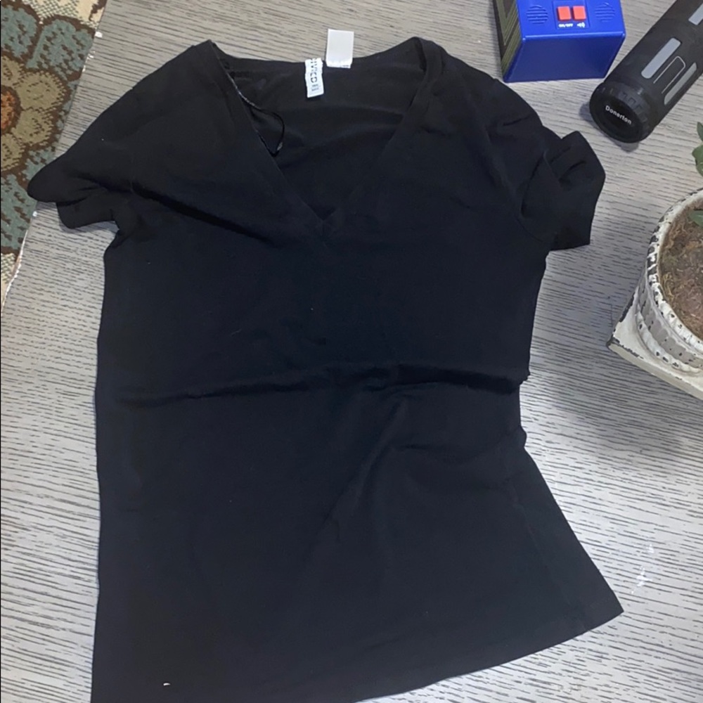 H&M Black v neck tee
